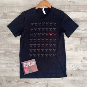 Pearl Jam Fan Club T-Shirt (Medium) + CD Bundle